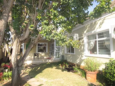 2 Bedroom Townhouse For Sale in Pretoria - 44ku.webp