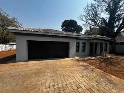 5 Bedroom House For Sale in Centurion - GZOa.webp