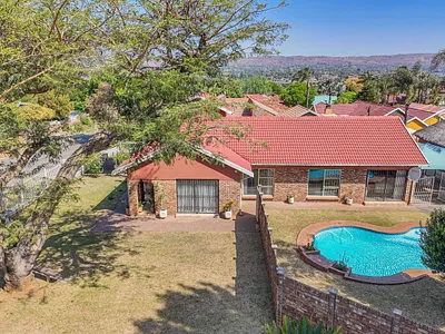 4 Bedroom House For Sale in Pretoria - AHg5.webp