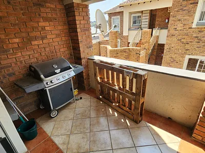 2 Bedroom Apartment For Sale in Centurion - img