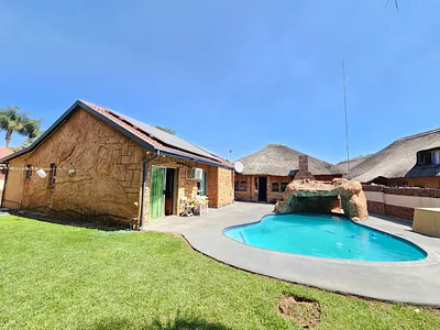 4 Bedroom House For Sale in Pretoria - img