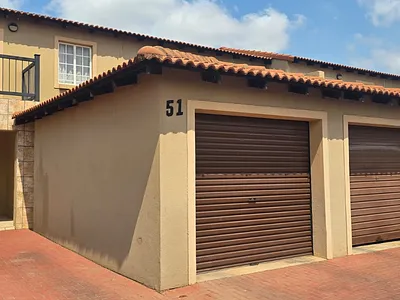 3 Bedroom Townhouse For Sale in Pretoria - 7lTb.webp
