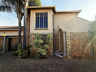 3 Bedroom House For Sale in Middelburg - 50L6.webp
