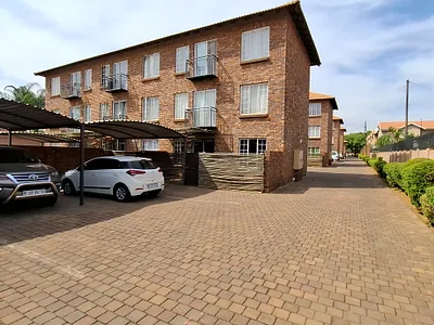 2 Bedroom Apartment For Sale in Pretoria - wVMr.webp