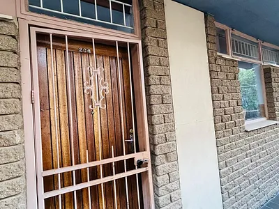 2 Bedroom Apartment For Sale in Pretoria - z4pD.webp