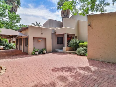 4 Bedroom House For Sale in Pretoria - img