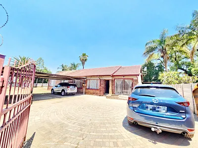 4 Bedroom House For Sale in Pretoria - img
