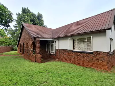 4 Bedroom House For Sale in Pretoria - Ph7f.webp