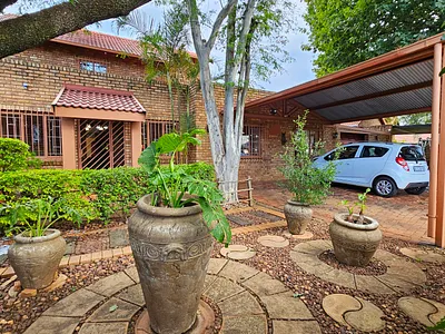 4 Bedroom House For Sale in Pretoria - img