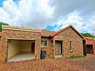 3 Bedroom Townhouse For Sale in Pretoria - DaIP.webp