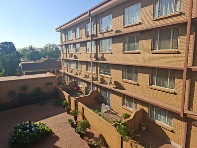 2 Bedroom Apartment To Rent in Pretoria - LVOt.webp