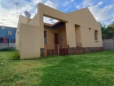 2 Bedroom House For Sale in Pretoria - Tzy1.webp