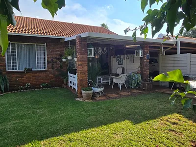 3 Bedroom Townhouse For Sale in Pretoria - 7lt0.webp