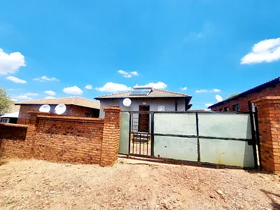 9 Bedroom House For Sale in Pretoria - ZFAo.webp