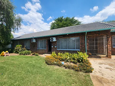 7 Bedroom House For Sale in Pretoria - oJhT.webp