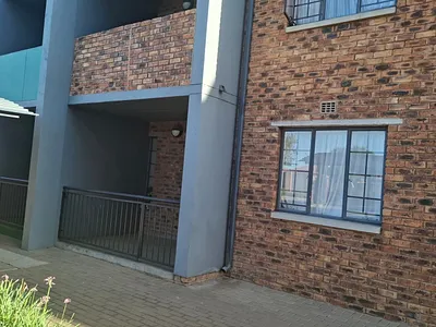 2 Bedroom Apartment For Sale in Pretoria - 02ZU.webp