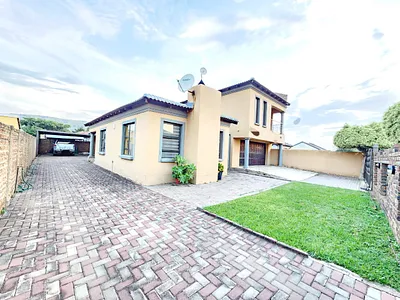 6 Bedroom House For Sale in Pretoria - eBEH.webp