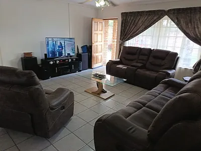 3 Bedroom House For Sale in Pretoria - 1d0E.webp