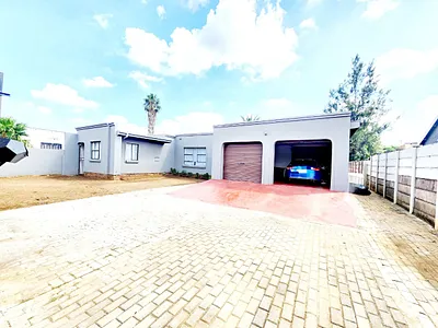 4 Bedroom House To Rent in Pretoria - HYNM.webp