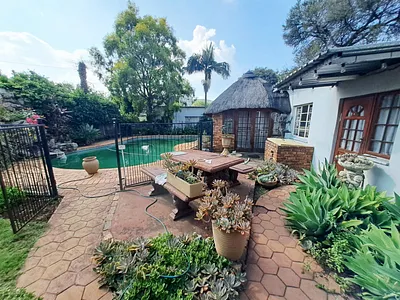 4 Bedroom House For Sale in Pretoria - rRt9.webp
