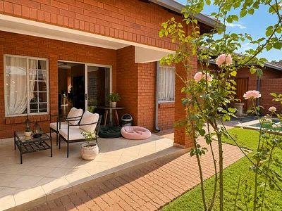 3 Bedroom Townhouse For Sale in Pretoria - RpHy.webp
