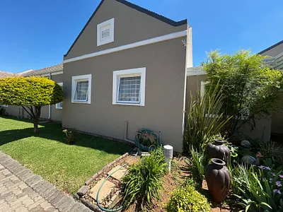 2 Bedroom Townhouse For Sale in Pretoria - eLcl.webp