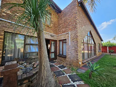 4 Bedroom House For Sale in Pretoria - 5ZZV.webp