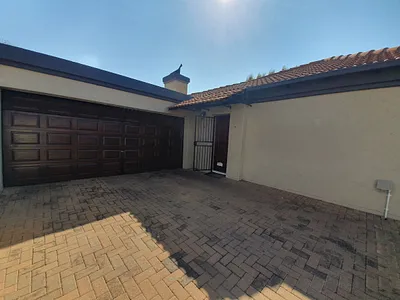 3 Bedroom House For Sale in Pretoria - img