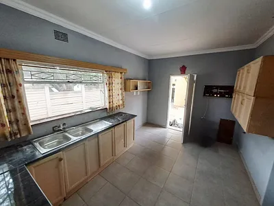 4 Bedroom House For Sale in Pretoria - dlHY.webp