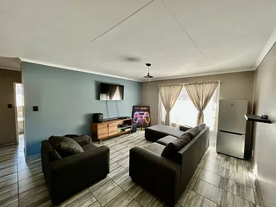 4 Bedroom Apartment For Sale in Pretoria - YmC5.webp