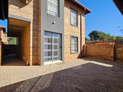 3 Bedroom Apartment For Sale in Pretoria - pyxS.webp