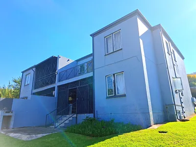 3 Bedroom Apartment For Sale in Pretoria - EMzl.webp