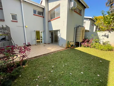 3 Bedroom Townhouse For Sale in Pretoria - 9EiH.webp