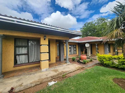 4 Bedroom House For Sale in Pretoria - RpH2.webp