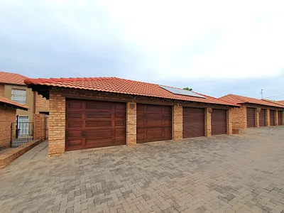 3 Bedroom Apartment For Sale in Pretoria - img