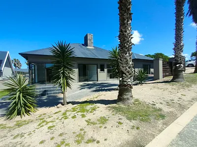 3 Bedroom House For Sale in Jeffreys Bay - G7vm.webp