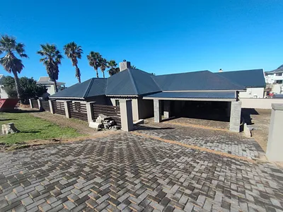 3 Bedroom House For Sale in Jeffreys Bay - g6JN.webp