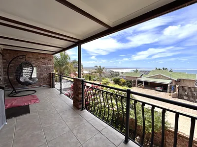 4 Bedroom House For Sale in Jeffreys Bay - ZJHY.webp