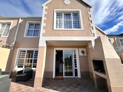 3 Bedroom Apartment For Sale in Jeffreys Bay - BPMq.webp