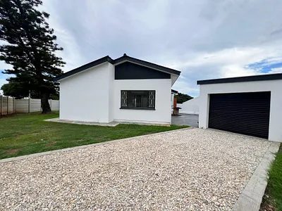 3 Bedroom House For Sale in Jeffreys Bay - img