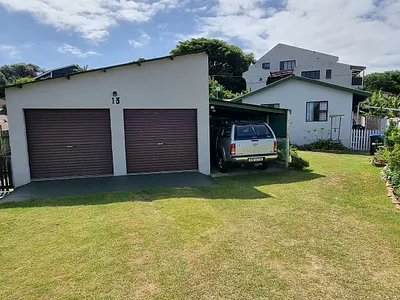 4 Bedroom House For Sale in Jeffreys Bay - img