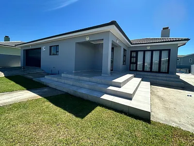 3 Bedroom House For Sale in Jeffreys Bay - 0Mz0.webp