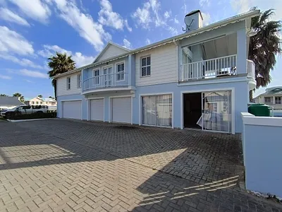 4 Bedroom House For Sale in Jeffreys Bay - img