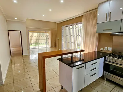 3 Bedroom Townhouse For Sale in Sandton - n2cX.webp