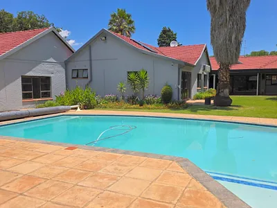 4 Bedroom House For Sale in Sandton - img