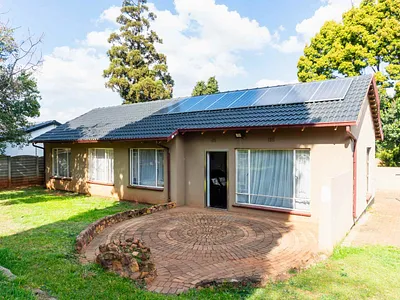 House For Sale in Roodepoort - t4b8.webp