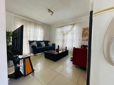 3 Bedroom House To Rent in Roodepoort - T9Bi.webp