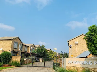 3 Bedroom Apartment To Rent in Roodepoort - img