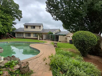4 Bedroom House For Sale in Roodepoort - CGK7.webp