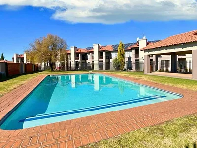 2 Bedroom Apartment For Sale in Boksburg - img